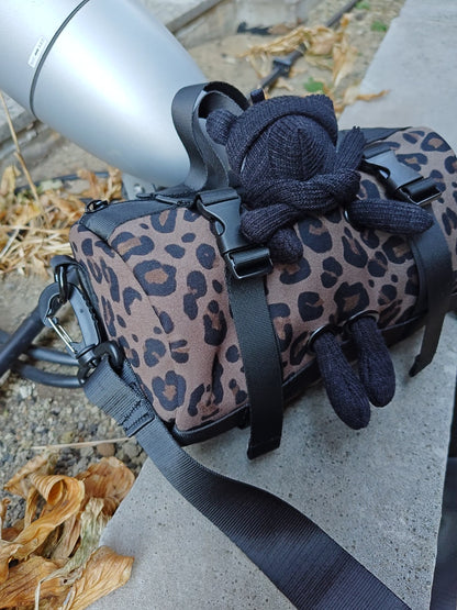 クロスボディーベアバッグ