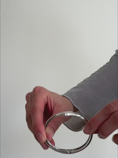 フォールドバングル