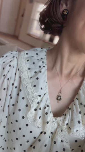 水玉レースブラウス