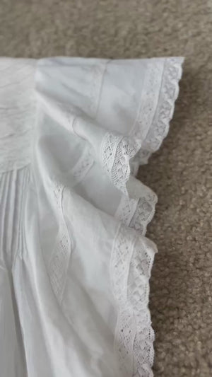 カットワーク刺繍ブラウス