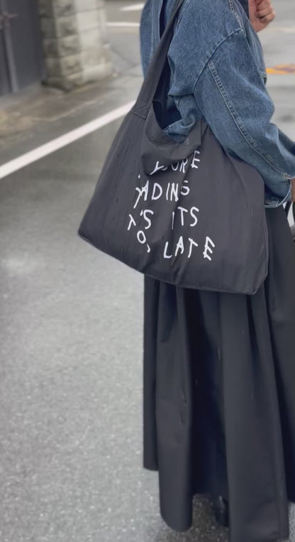 白黒レタリングバッグ