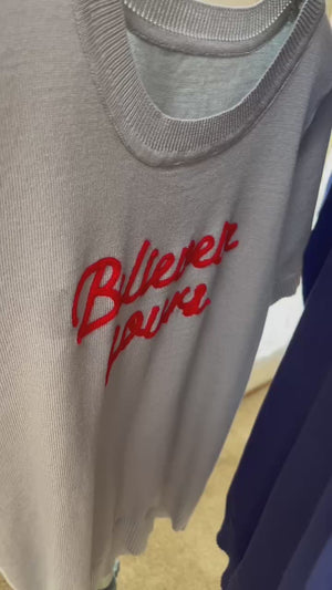 刺繍ロゴニット