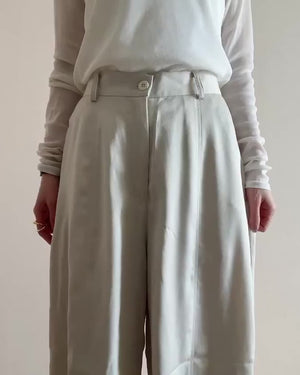 サテンライク ストレートパンツ
