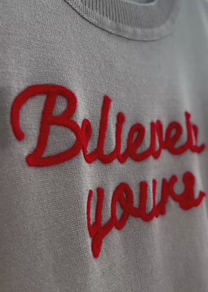 刺繍ロゴニット