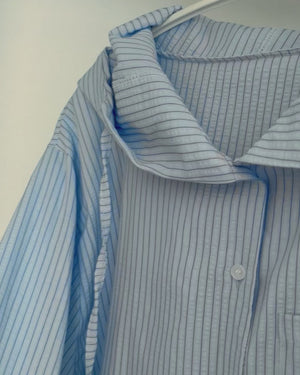 ストライプフードシャツ