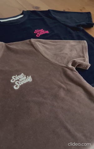 ベロア刺繍ロゴTシャツ