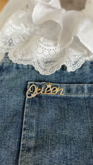 Queenロゴブローチ