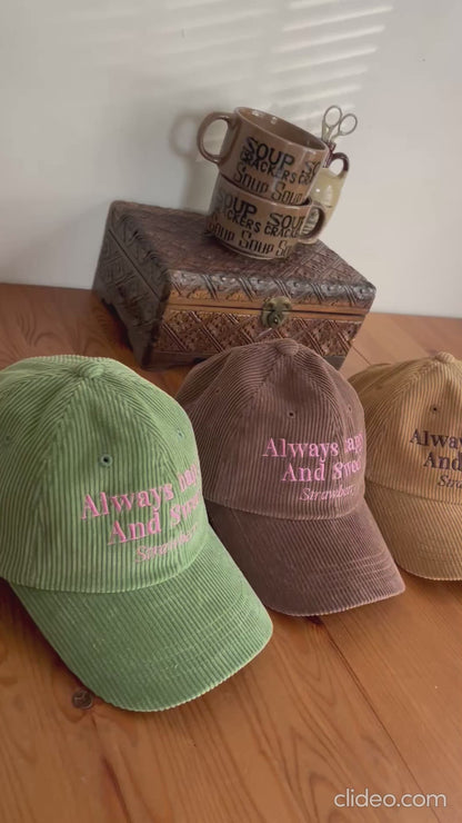 コーデュロイ刺繍ロゴキャップ