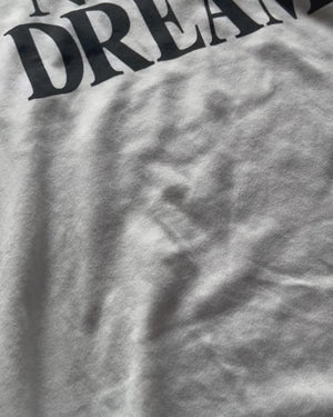 NEVER DREAM ロゴTシャツ