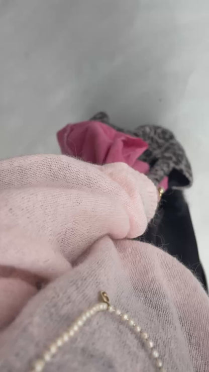 アルパカ混 ピンクVネックニット