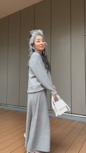 Vネックニット スカートセットアップ