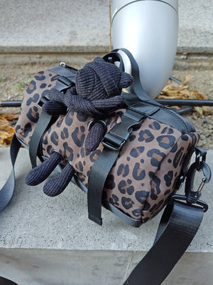 クロスボディーベアバッグ