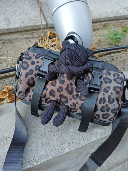 クロスボディーベアバッグ