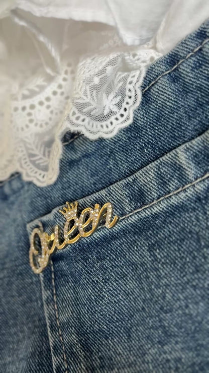 Queenロゴブローチ