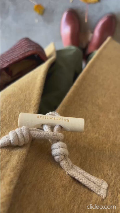 マスタードダッフルコート